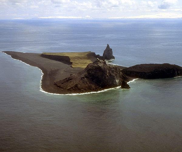 Alaska Volcano Erupts, Sparks Aviation Alert