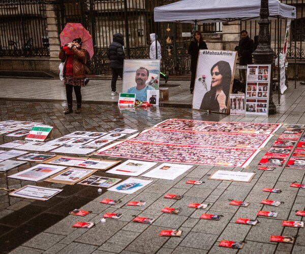 show of support for people of a middle eastern nation  