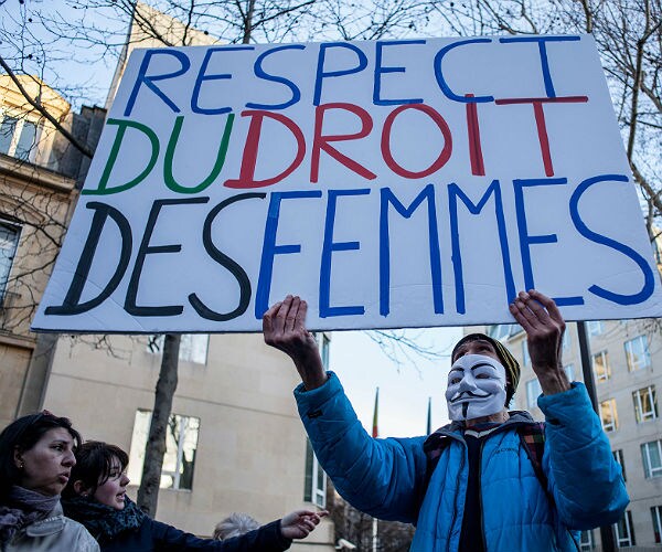 New French Law Bans Pro-Life Websites That Appear Neutral