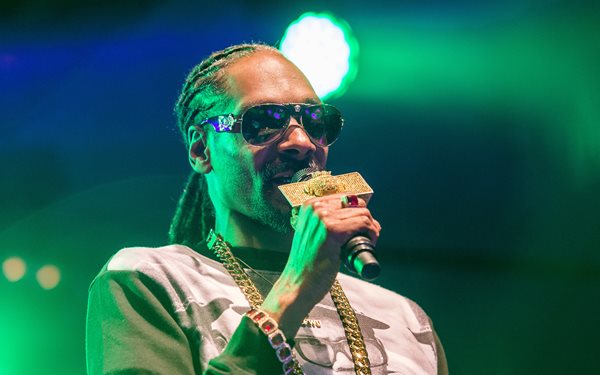 Snoop Dogg Huffs and Puffs After Drug Arrest in Sweden