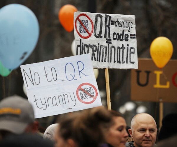 Thousands in Brussels Protest Against COVID Restrictions