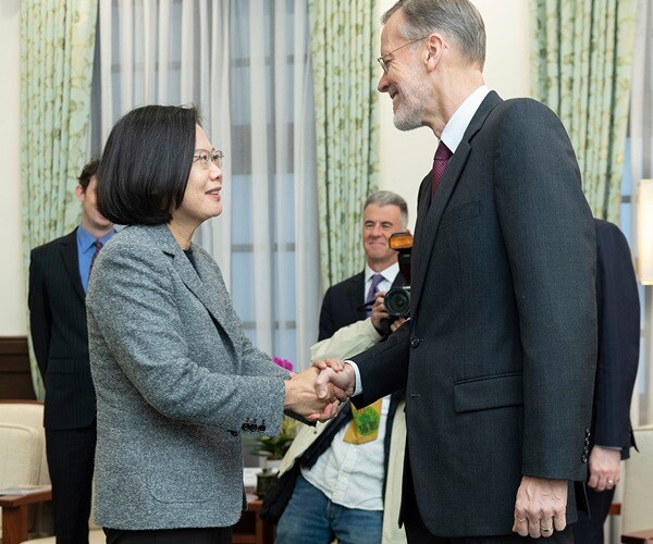 Taiwan's Leader Meets with US Official After Election Win