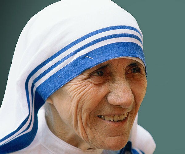 Mother Teresa's Sari Officially Becomes Trademarked | Newsmax.com