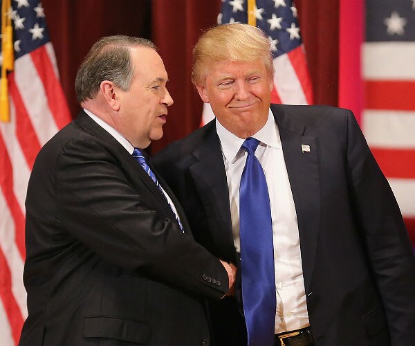 Huckabee: Trump Needs to 'Keep the Main Thing the Main Thing'