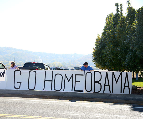 Residents of Oregon Shooting Town Tell Obama: 'Go Home'