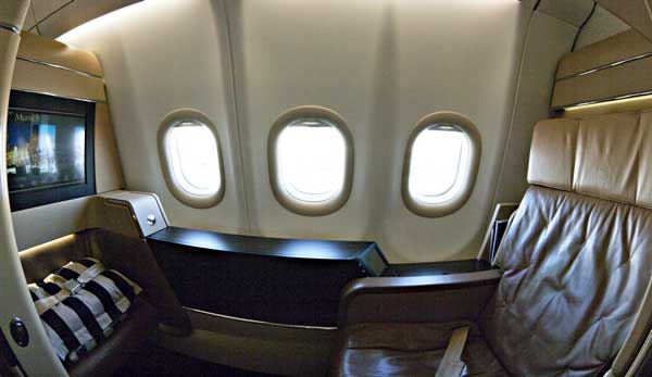 House Panel: Lawmakers Can Keep Flying First Class at Public Expense