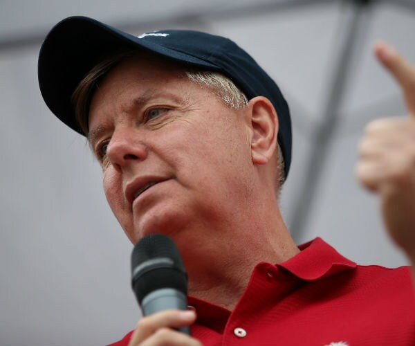 Lindsey Graham: Carson 'Has No Idea What He Would Do' in a Shooting