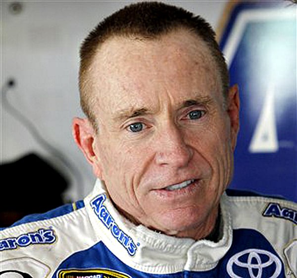 NASCAR: 214 MPH Clocked by Mark Martin in Ideal Conditions at Indy