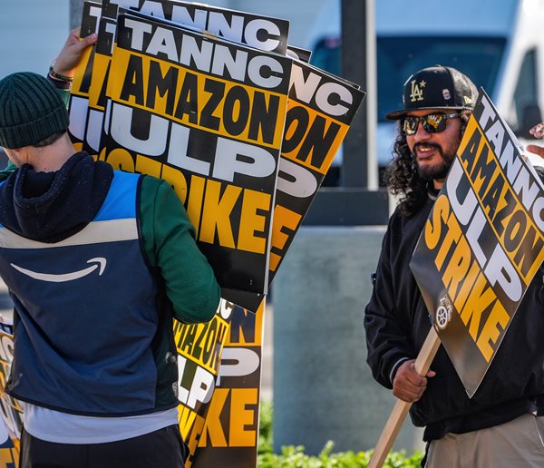 Amazon Workers Strike in US Ahead of Christmas Rush