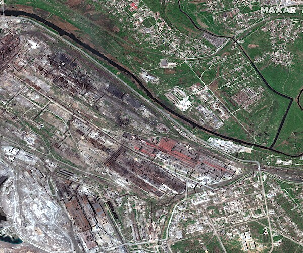 Satellite overview of the Azovstal steel plant (Satellite image ©2022 Maxar Technologies)