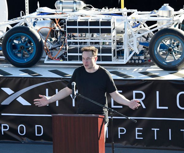 Tesla's Elon Musk: 'Wrong' for CEOs to Quit Trump Advisory Council