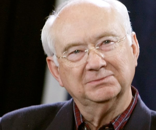  Phil Gramm: I'd Invest With Trump But Vote for Rubio