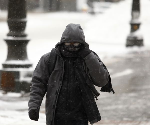 Arctic Blast Brings Cold and Snow to Plains States