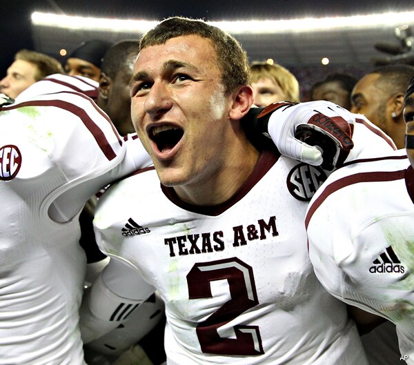 Johnny Manziel Investigated for Allegedly Autographing for Cash