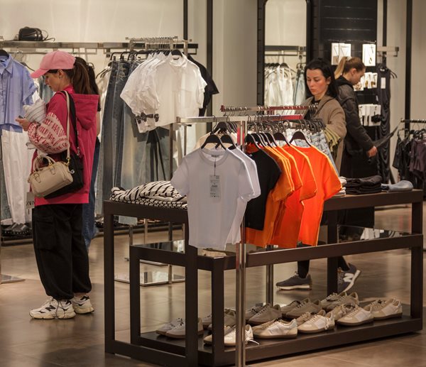 Zara Set to Offer Its Secondhand Clothes Service in US