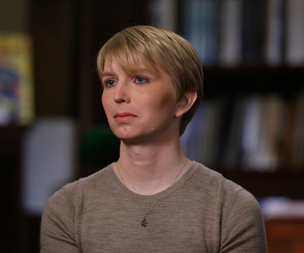 Chelsea Manning Vows She's 'Not Going to Be Intimidated' by CIA