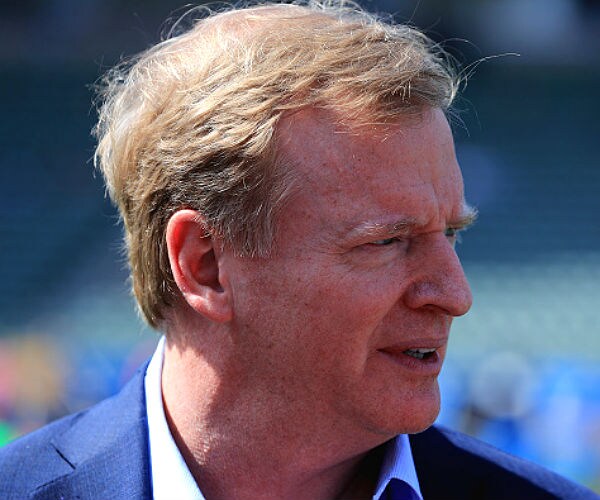 Report: NFL's Goodell Sends Letter Demanding Players to Stand