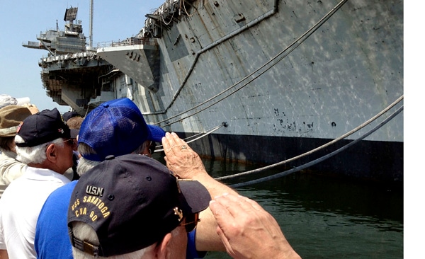 USS Saratoga Sets Sail for Scrap Heap After 38 Years in US Navy