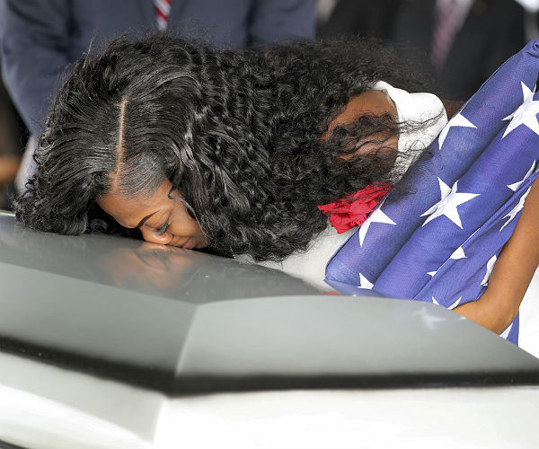 Trump Forgot Name of Fallen Soldier, Widow Says