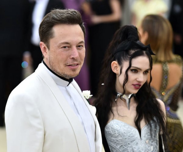 Elon Musk and Grimes 