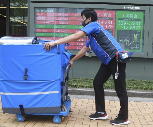 Japan Avoids Double-Dip Recession as Consumers Bounce Back