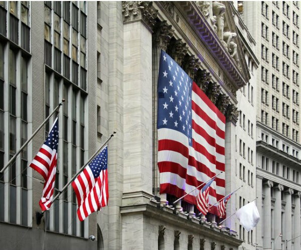 wall street new york city manhattan financial district 