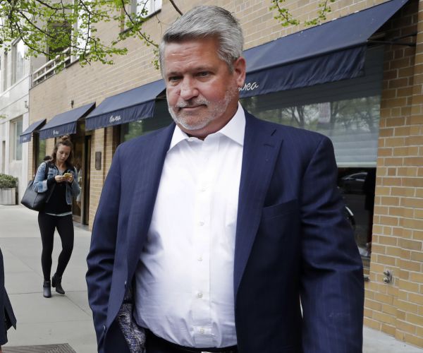 AP Sources: Trump Hires Bill Shine as Deputy Chief of Staff for Comms