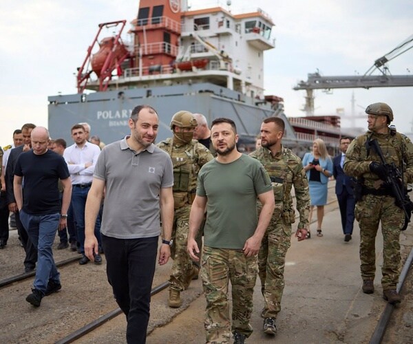 volodymyr zelenskyy visits a port 