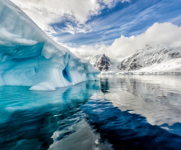 Antarctic Caves Could Be Home to 'New World' of Plants, Animals