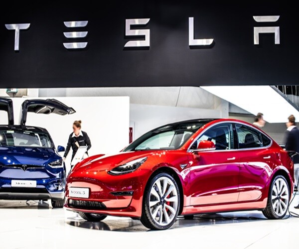 Tesla Offers Anxious Plant Workers Unpaid Leave Until May 31