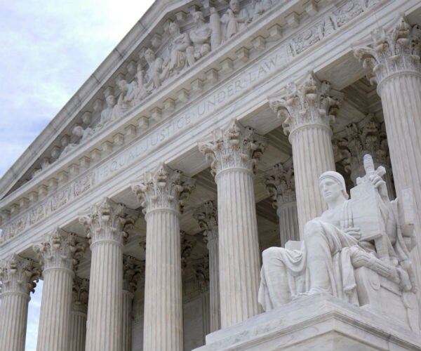 picture showing the u.s. supreme court building