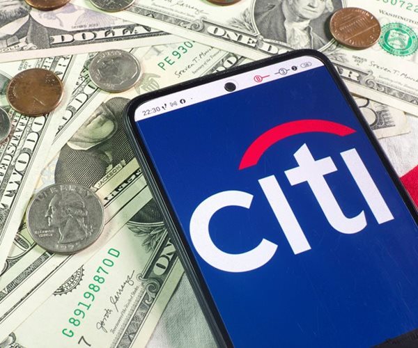 Citigroup Offers Early Bonuses to Encourage Departures