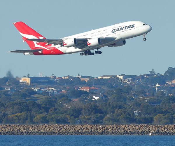 Qantas Longest Nonstop Flight in the Works From Australia to London