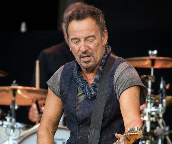 Bruce Springsteen Calls Trump a 'Moron,' Considers Campaigning for Clinton