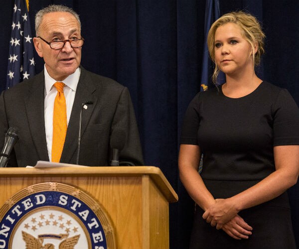 Amy Schumer Calls for Gun Control After 'Trainwreck' Shooting