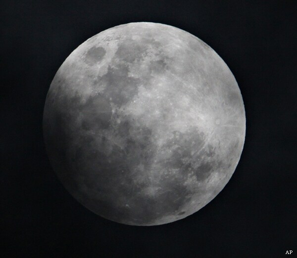 Prenumbral Lunar Eclipse Friday Night To Be Shadow on Moon's Surface