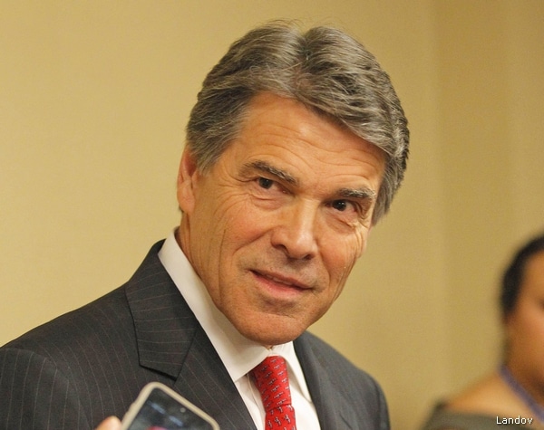 Gov. Perry Says Texas Can't Wait for Feds, Orders Border 'Surge'