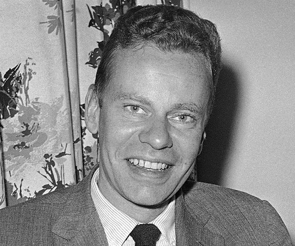 Charles Van Doren, Figure in Game Show Scandals, Dies at 93