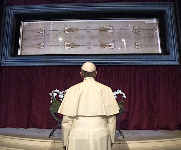 Turin Shroud On Special Holy Saturday View To Boost Hope 9410