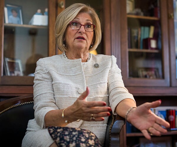 Rep. Diane Black Touts GOP Tax Cut: 'Everybody Benefits'