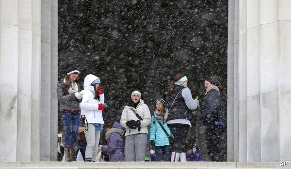 DC Closes Down as East Coast Braces for Blizzard