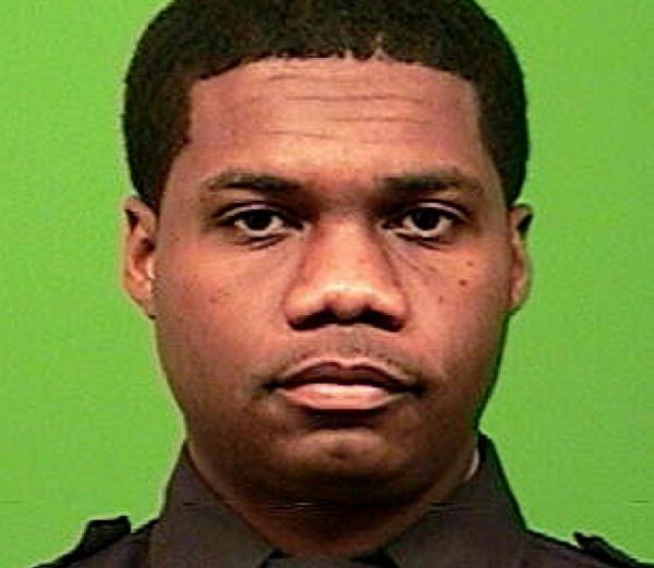 NYPD Cop Killed – Shot in Head – Chasing a Robbery Suspect 