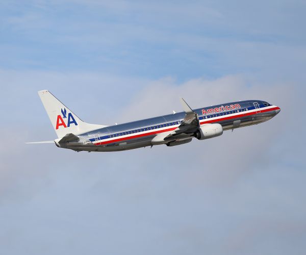 American Airlines Bomb Threat Forces Flight to Make Emergency Landing