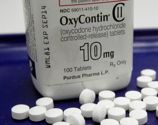 US Doctors Prescribing Fewer Opioid Painkillers: Report