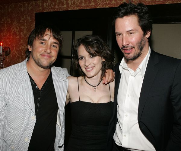 Keanu Reeves, Winona Ryder Reunite in 'Destination Wedding'