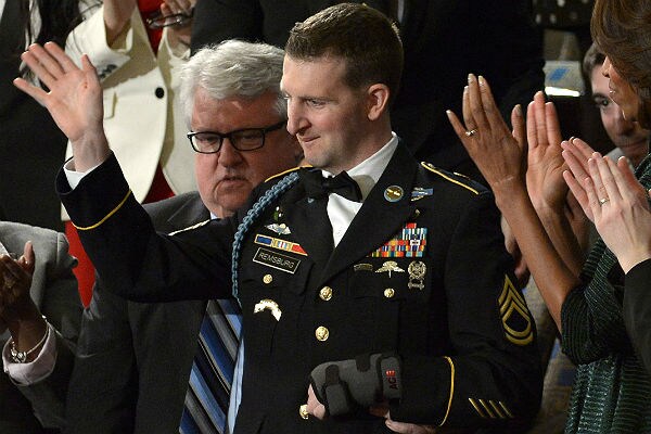 War Hero's Story Draws Standing Ovation in Obama's Speech