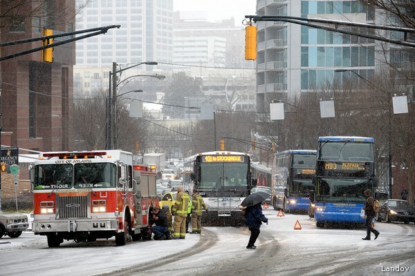 Southern-style Snowstorm: Gridlock, Kind Neighbors