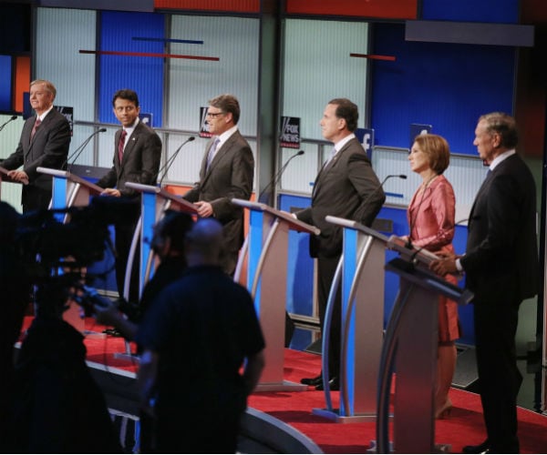 Republican Candidates Attack Trump at 'Happy Hour' Debate