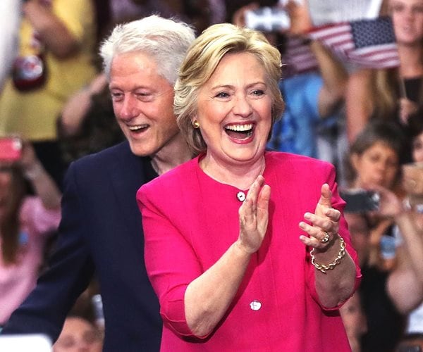 Clinton Tax Returns: Hillary and Bill Clinton Earned $10.6M, Paid 34.2 Percent Tax Rate