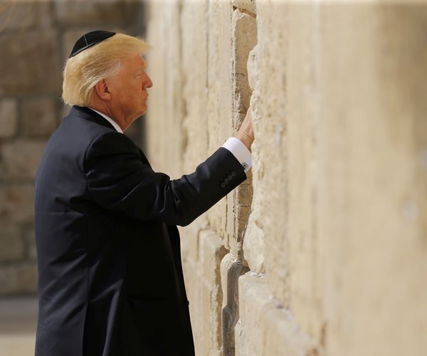 Trump Becomes First Sitting US President to Visit Western Wall